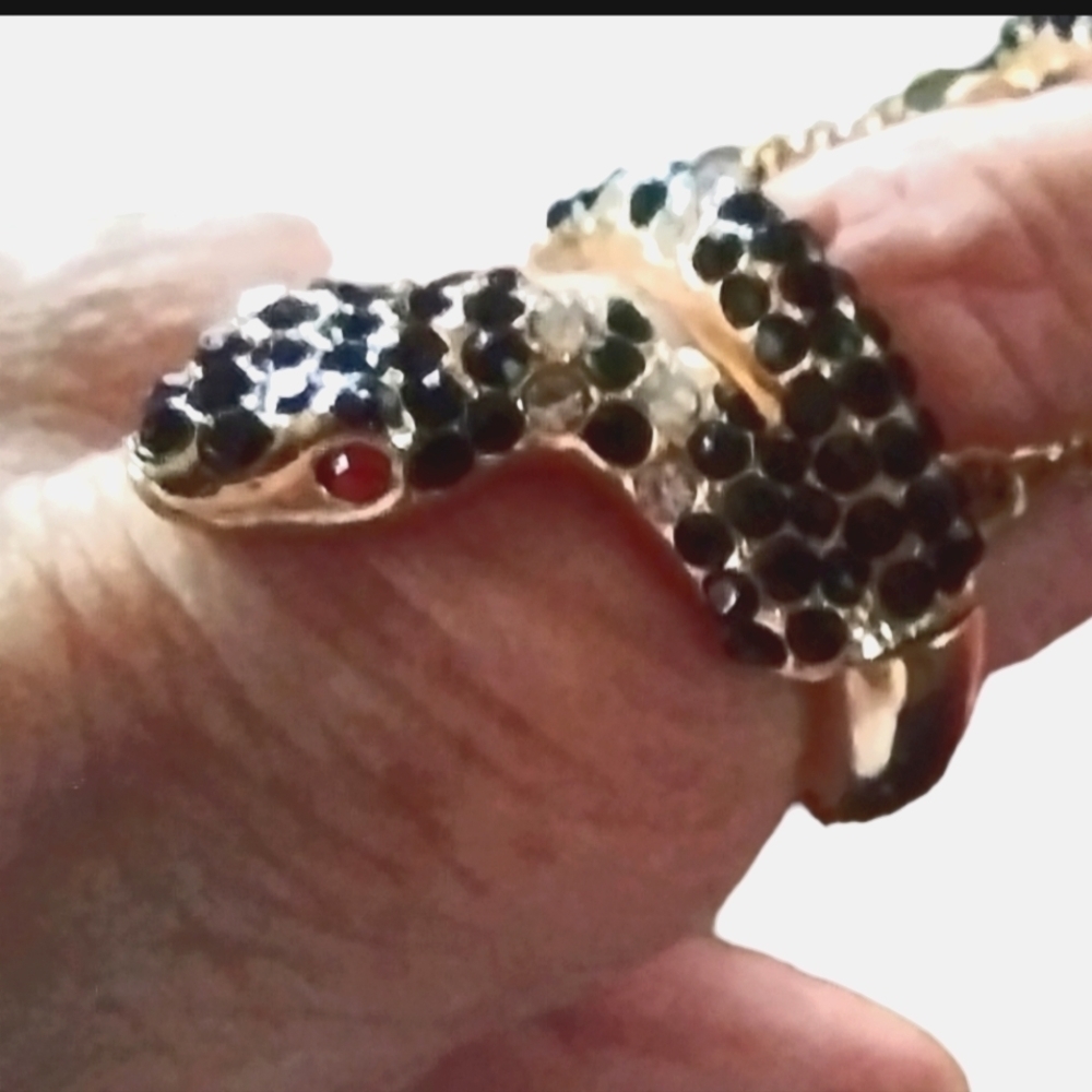 Crystal Snake Black/Gold Tone Stretch Ring NWT